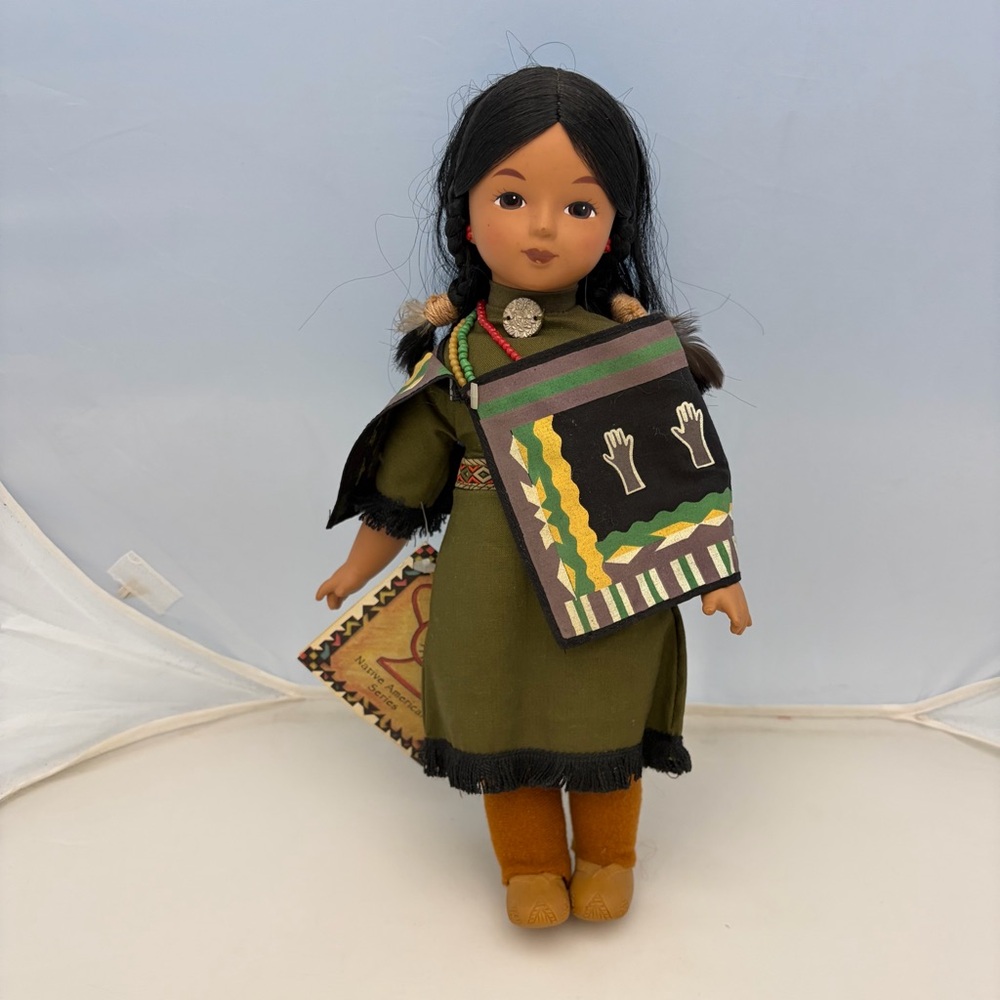 Vintage 1995 Sandy Dolls Native American Very Sweet Woman Osage Nation Doll Tags
